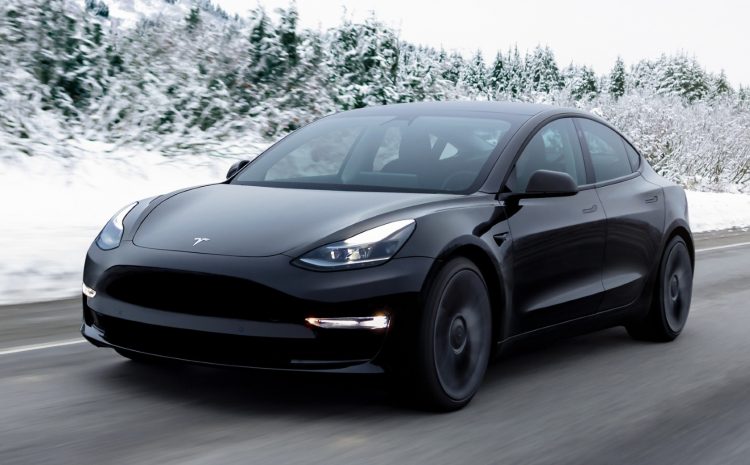 Сообщается, что Tesla добавляет новые факторы для точности определения дальности хода EV