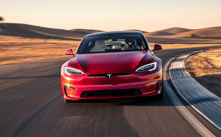 Илон Маск: Мы могли бы сделать 600-мильный Tesla Model S 12 месяцев назад