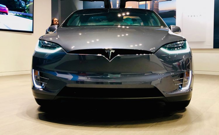 Новые Tesla не поставляются из-за нехватки ЭБУ зарядного порта