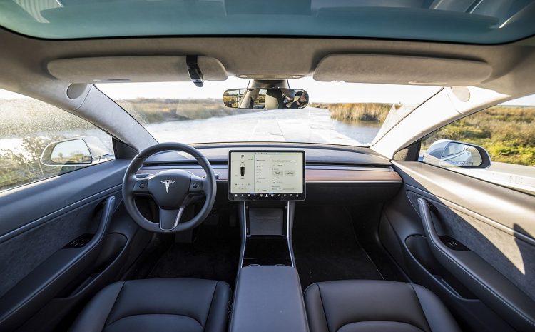 Tesla подписывает соглашение о запуске новой системы предотвращения движения автомобилей с ограниченными возможностями