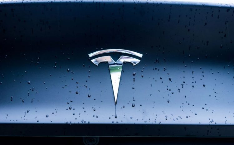 Акции Tesla повышены в долгосрочной перспективе